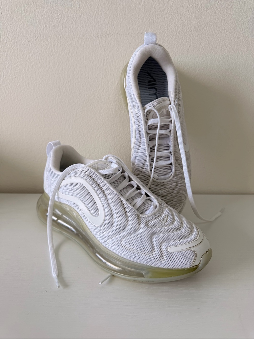 Nike Air Max 720 White Athletic Women Sneakers Size 8.5 (25.5 cm)